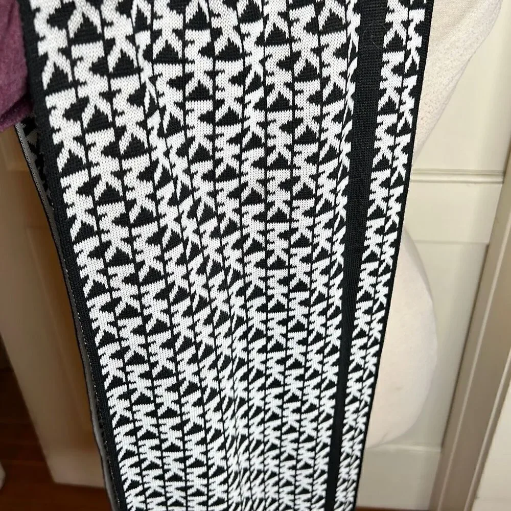 MICHAEL Michael Kors Signature Stripe Infinity Loop Scarf Black White One Size